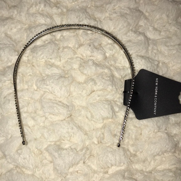 New York and Company Headband - Picture 2 of 3
